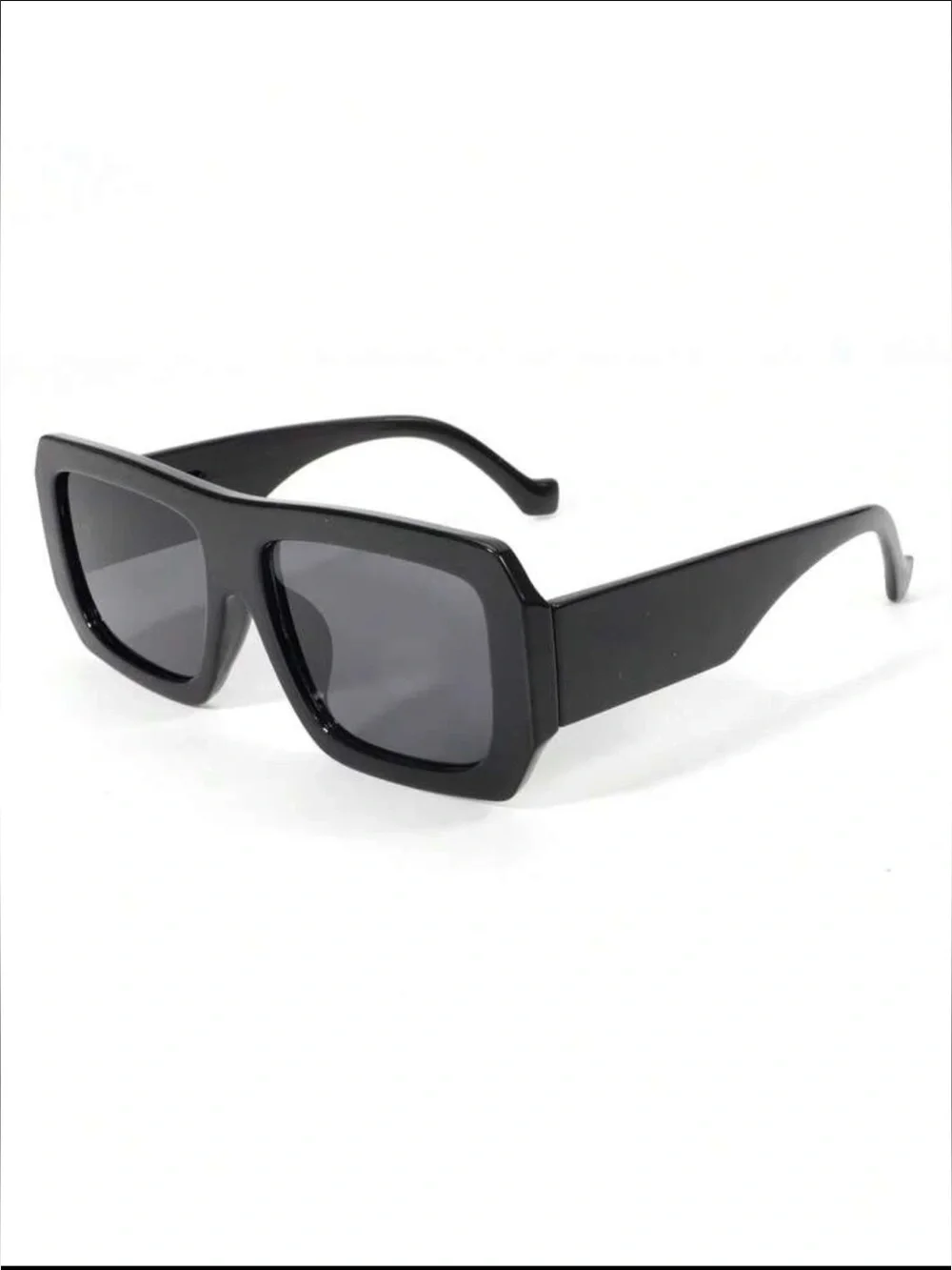 Woman’s  Black Square Frame Sunglasses